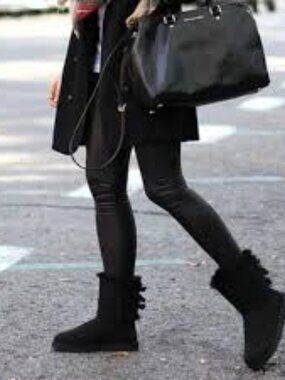 UGG Bailey Bow II  Black Classic Short Suede Winter Boots Size 6